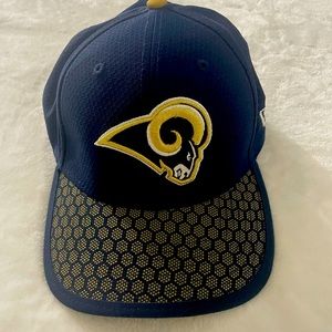 LA rams hat